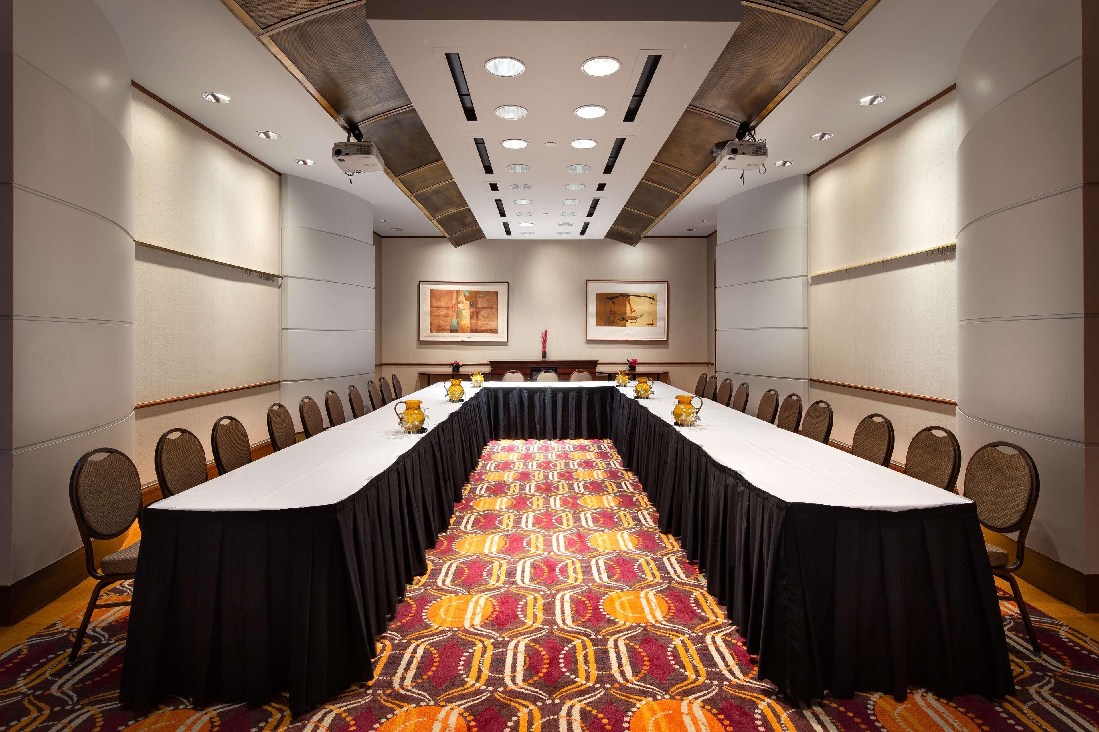 Hilton Lac-Leamy Gatineau Exterior photo